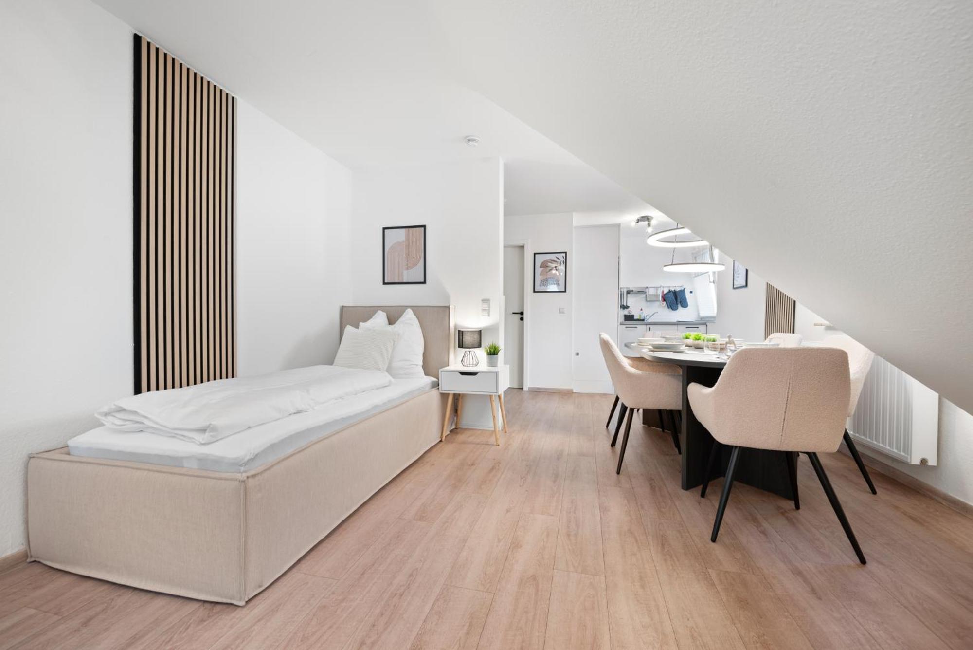 Malu Rooms - Im Stadtzentrum, Smarttv, Netflix, 24H Checkin Ludwigsburg Exterior foto